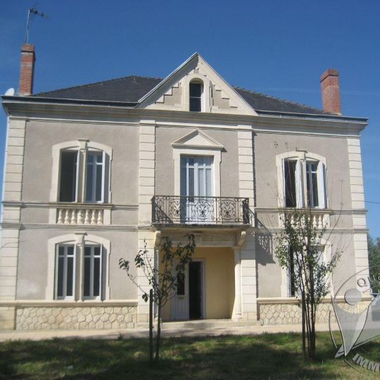  GERBEAUD IMMOBILIER : House | GUILLOS (33720) | 222 m2 | 1 250 € 