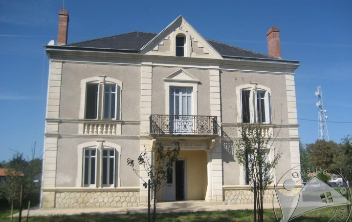  GERBEAUD IMMOBILIER House | GUILLOS (33720) | 222 m2 | 1 250 € 