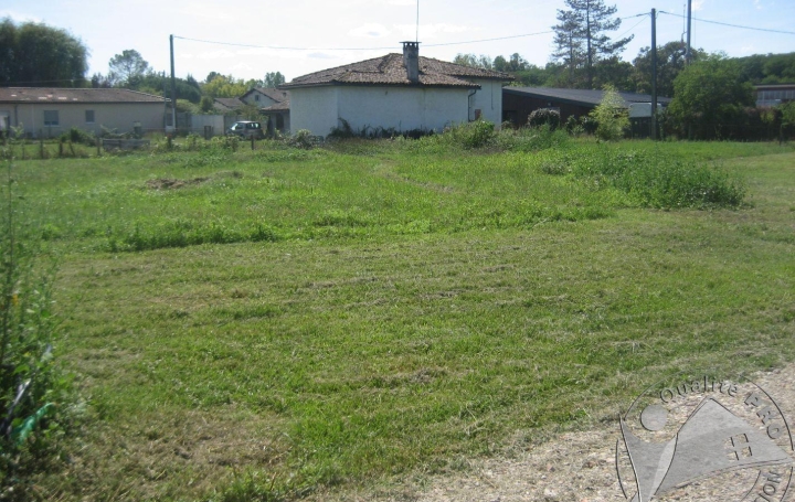 Terrain   VILLANDRAUT   75 800 € 